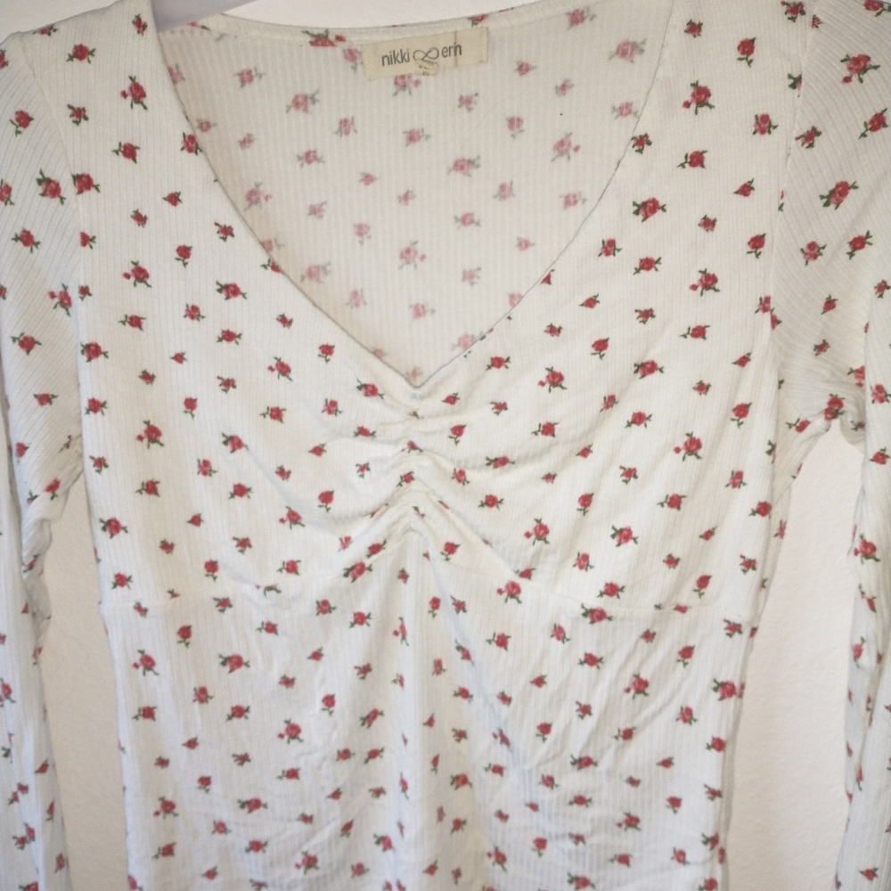 Cute rose long sleeve - Picture 3 of 3